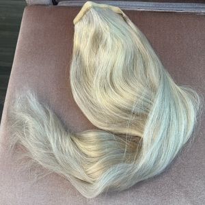 BELLAMI PONYTAIL EXTENSION - 20” Bleach Blonde